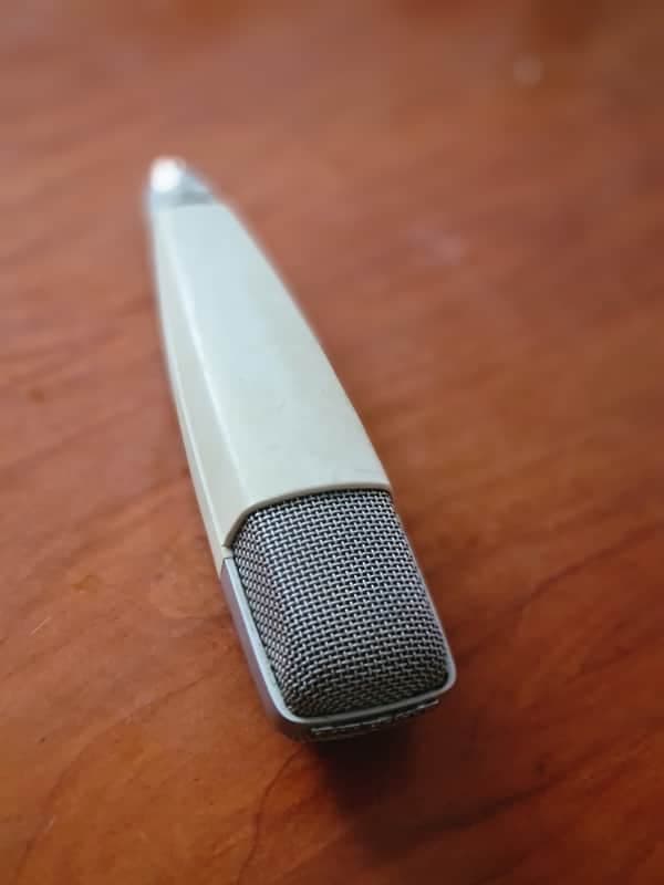 Sennheiser 🎤 Sennheiser MD 421 Dynamic Microphone | Beige / Silver | Legendary Professional Classic