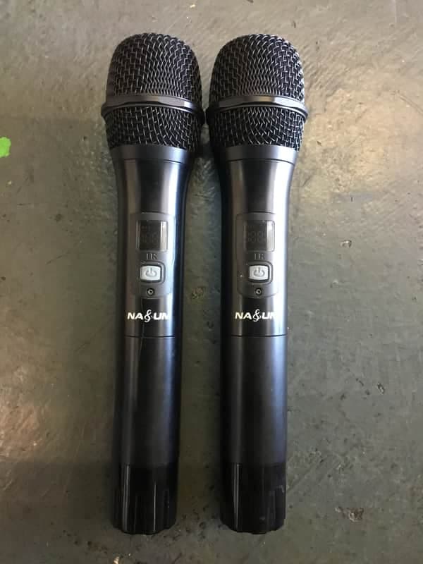NA & UM UHF Wireless Microphone