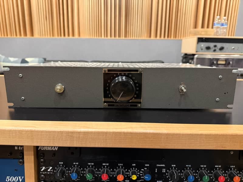 RCA BA11A tube microphone preamp 1940s gear 2024 build - 40s grey crinkle