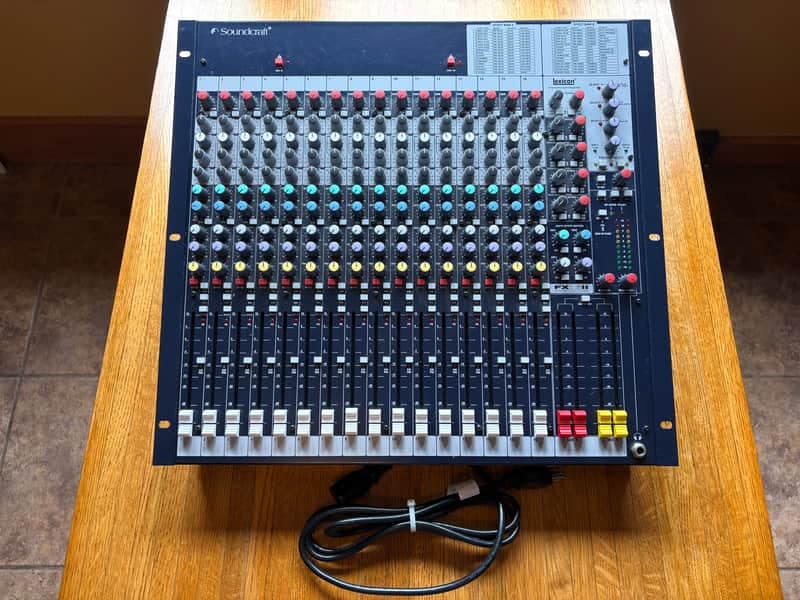 Soundcraft FX16ii 16-Channel Mixer