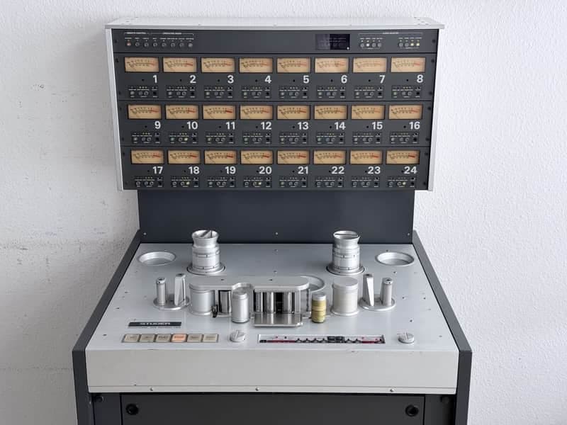 Studer A800 24-Track Tonbandgerät / Tape Recorder „DEFEKT / NEEDS SERVICE"