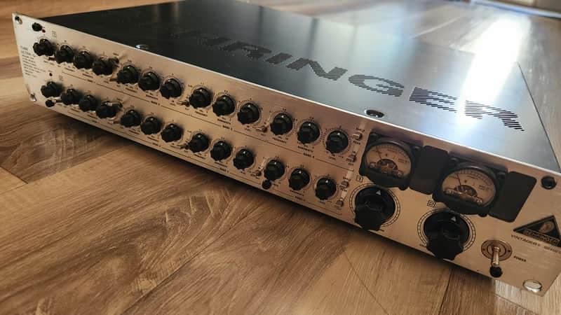 Behringer Tube Ultra-Q T1951 Stereo 4-Band Parametric Equalizer