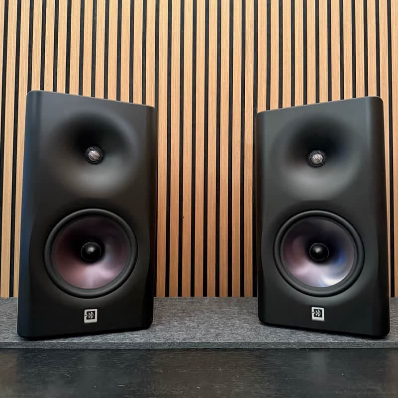 Dutch & Dutch 8C – Black/Natural
