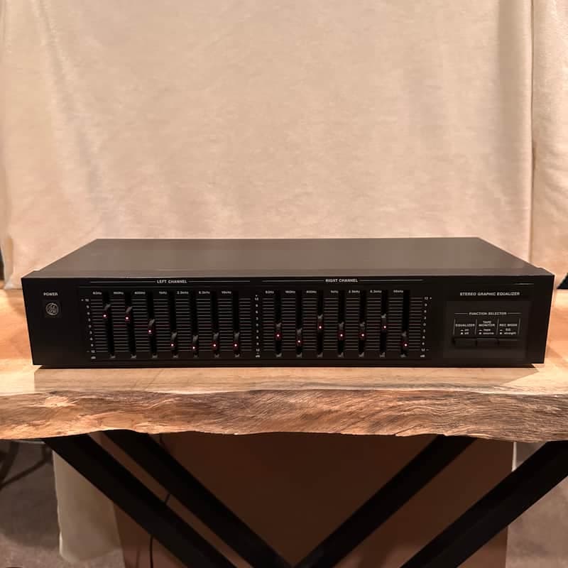 GE General Electric 11-4410 Rare Vintage Stereo Graphic Equalizer - Black