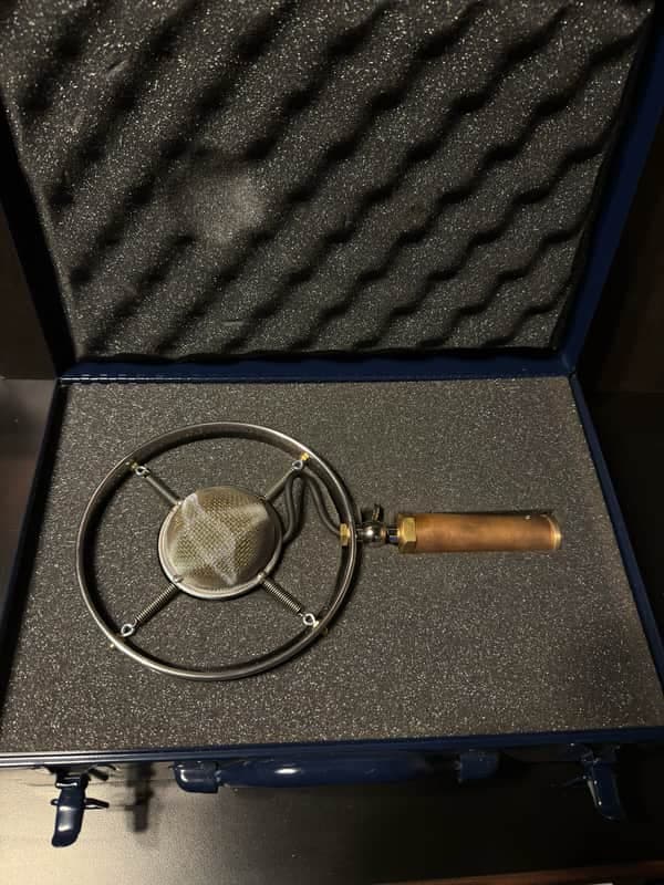 Ear Trumpet Labs Louise Large Diaphragm Cardioid Condenser Microphone