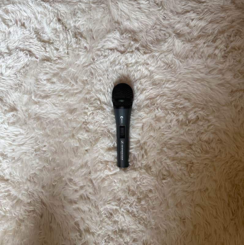Sennheiser e825-S Handheld Cardioid Dynamic Microphone with On / Off Switch 1998 - Present - Grey