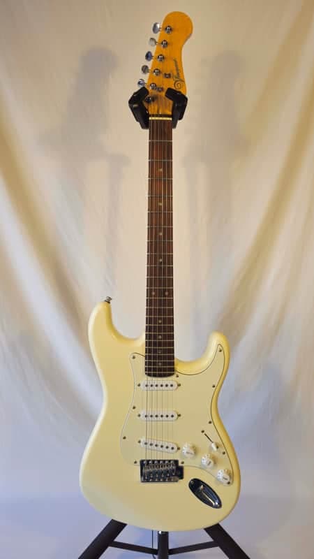 Vineyard Electric Guitar - White