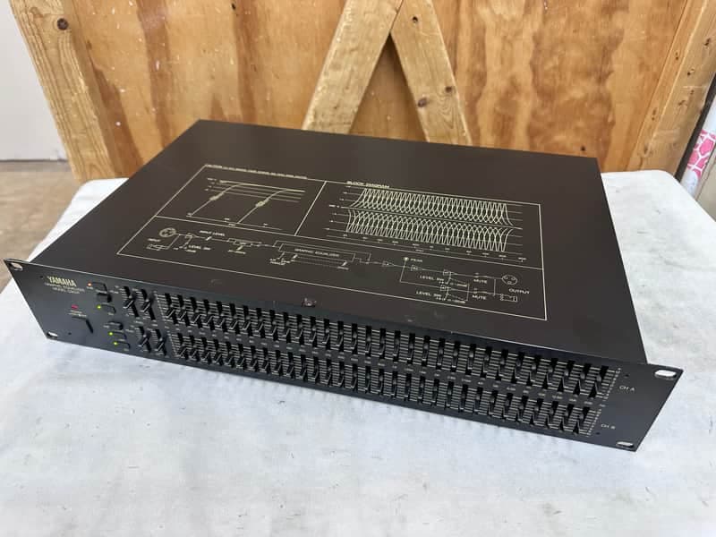 Yamaha Q2031 Professional Grade Two-Channel 31 Band Graphic Equalizer