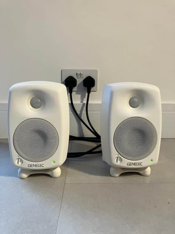 Genelec 8020c - White