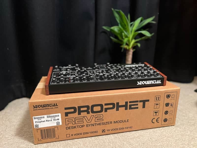 Dave Smith Instruments Prophet Rev2 Desktop 16-Voice Polyphonic Synthesizer 2017 - 2018 - Black with Wood Sides