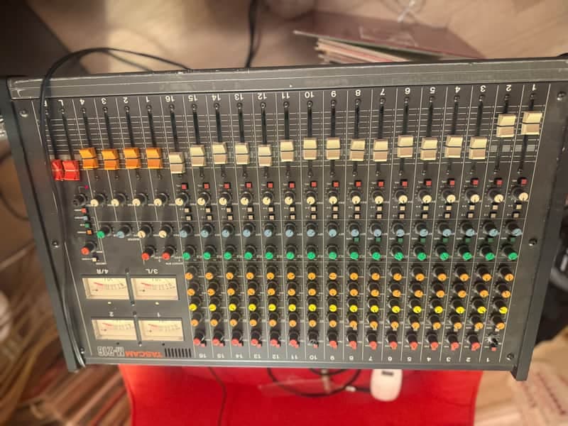 TASCAM M-216
