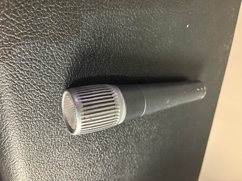 SHURE BETA 57