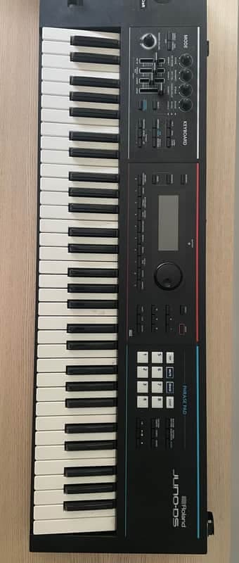 Roland Juno DS61 Synthesizer 2018 - Present Black