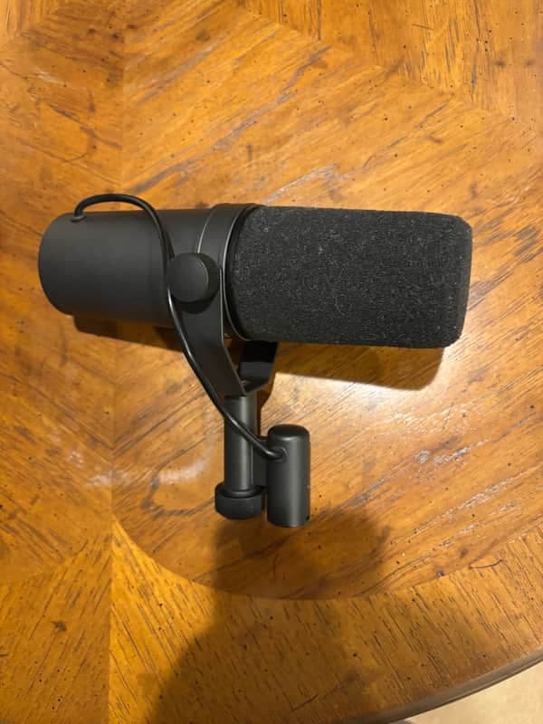 Shure SM7B Cardioid Dynamic Microphone 2001 - Present - Black