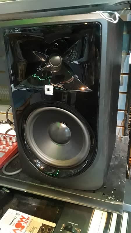 SHOP DEMO: JBL 308P MKII Powered 8" Two-Way Studio Monitors (Pair)