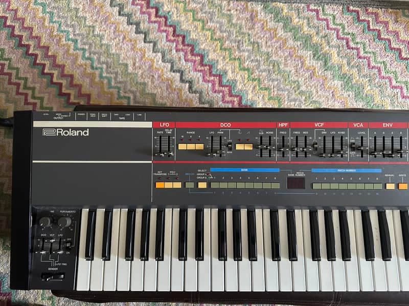Roland Juno-106 61-Key Programmable Polyphonic Synthesizer 1984 - 1985 - Black