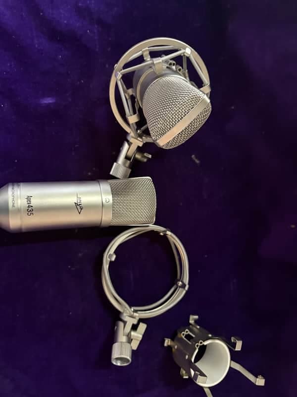 Apex 435 Large-Diaphragm Studio Condenser Mic - Silver (2x , price is for one)