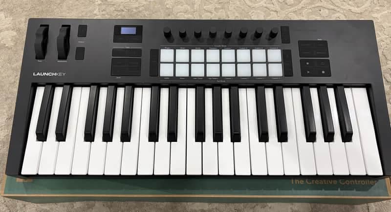 Novation Launchkey 37 MKIV MIDI Keyboard Controller 2024 - Present - Black