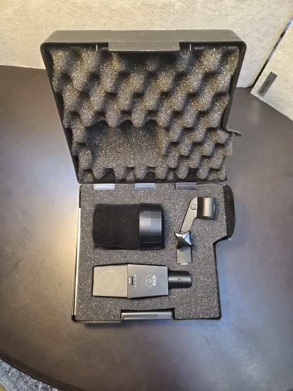 AKG C414 B ULS Large Diaphragm Multipattern Condenser Microphone 1990s - Black