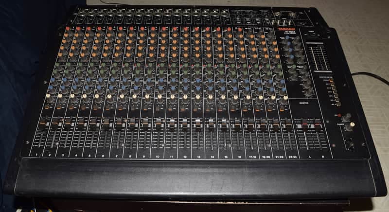TASCAM M-1024 Analog Stage Mixer