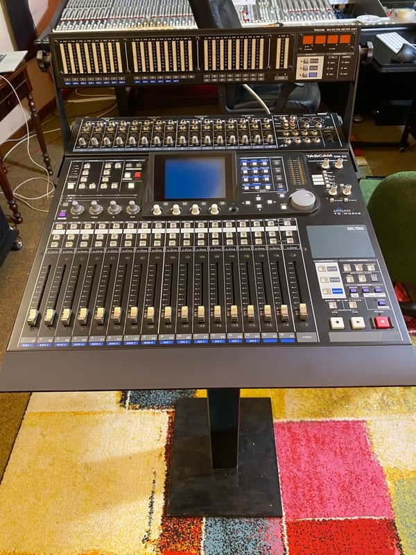 TASCAM DM24 2000-2005