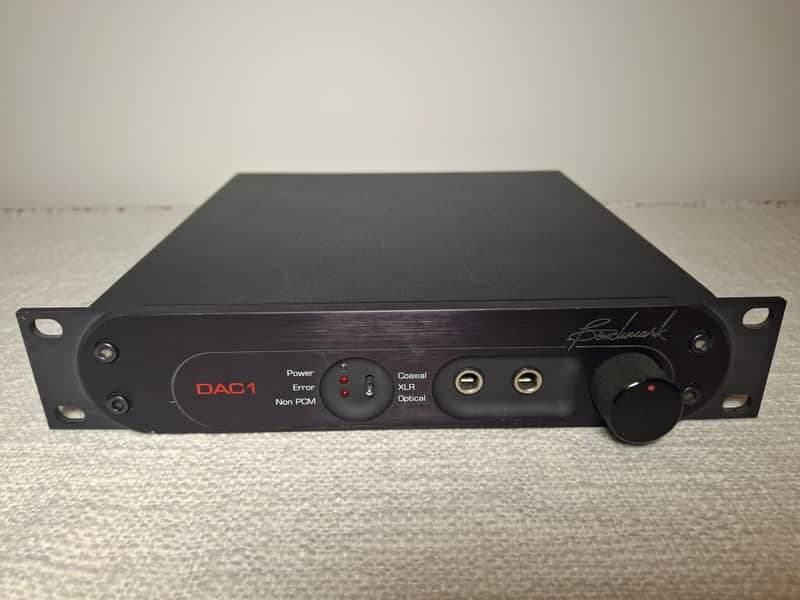 Benchmark DAC1 2-Channel 24-Bit 192kHz D/A Converter 2000s - Black