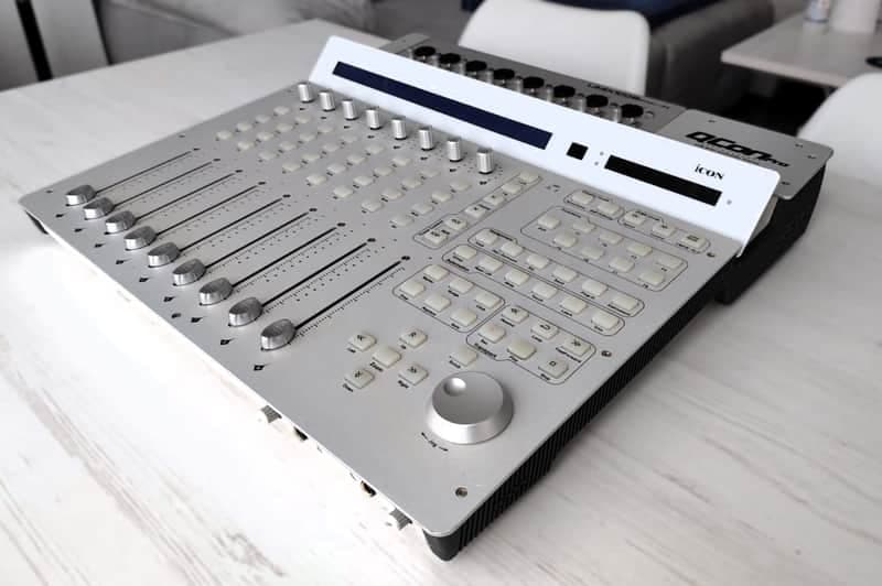 Icon QCon Pro USB MIDI/Audio 8-Fader Daw Controller