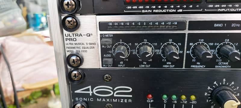Behringer Ultra Q Pro rack mountable 5 band parametric equalizer