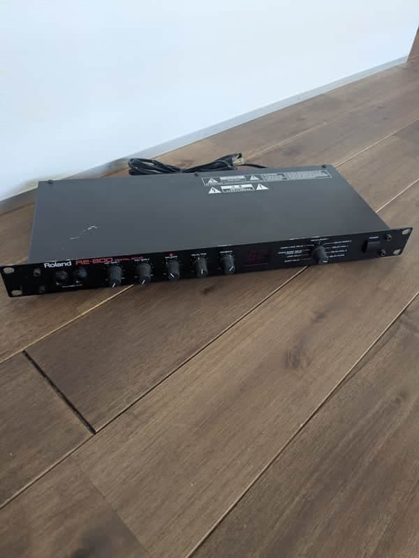 Roland RE-800 / vintage Digital Echo delay reverb / 1U Rack Effects RE 800