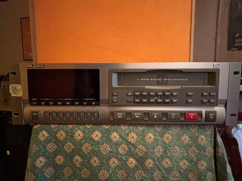 Alesis ADAT-XT 18-Bit 8-Track Digital Audio Recorder 1995 - 1998 - Aluminum