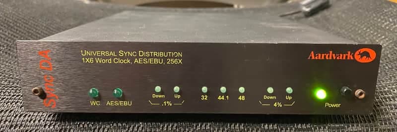 Aardvark Sync D/A 2000's - Black