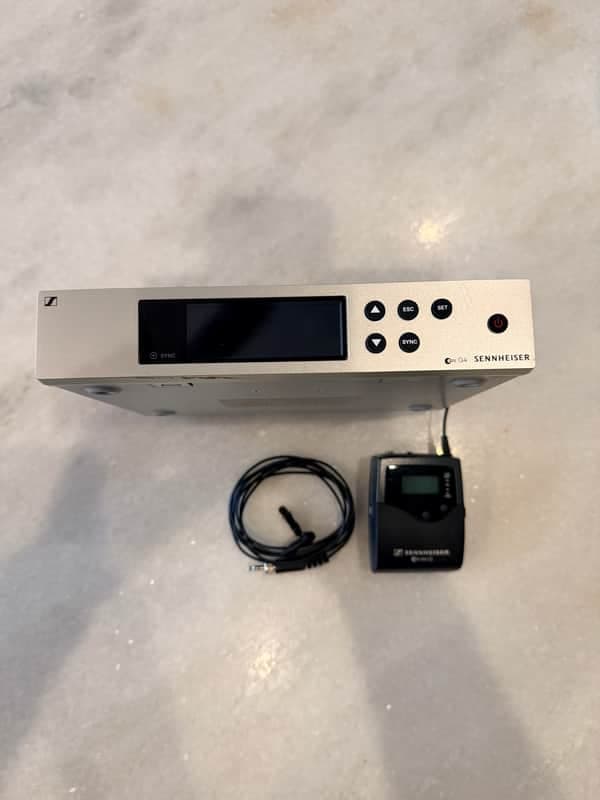 Sennheiser EW 100 G4 EM 100 G4 Receiver + SK 500 G3 Bodypack + ME 2 Lavalier – A Band (516–558 MHz)