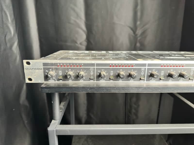 Behringer Multicom MDX2400 Interactive Quad Dynamics Processor