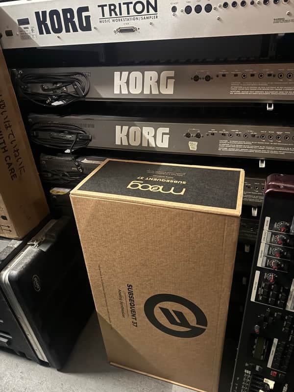 Moog Subsequent 37 Analog Synth /keyboard 37 key MINT ARMENS