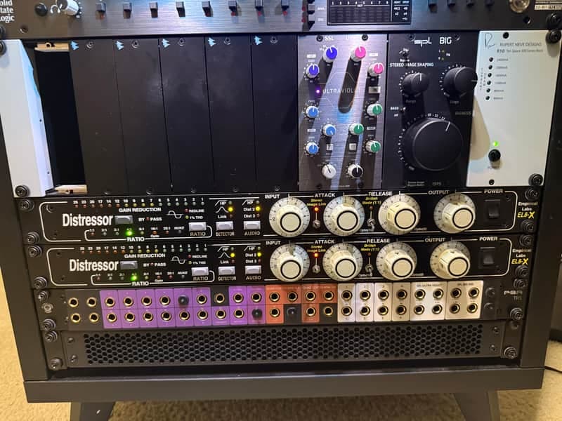 Empirical Labs EL8-XS Distressor Stereo Pair with British Mode and Image Link