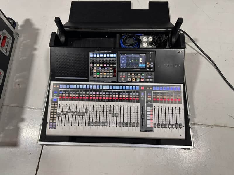 PreSonus StudioLive 32 Series III Digital Mixer with Custom Gator G-TOURPRESL32III Case