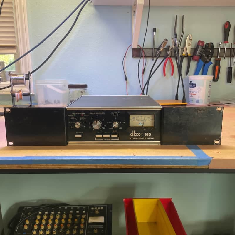 dbx 160 VU Compressor / Limiter with Rack Ears