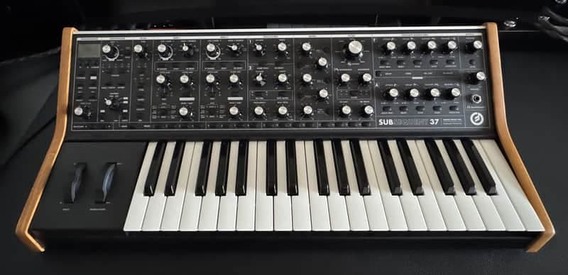 Moog Subsequent 37 Analog Synth 2017 - Present - Black
