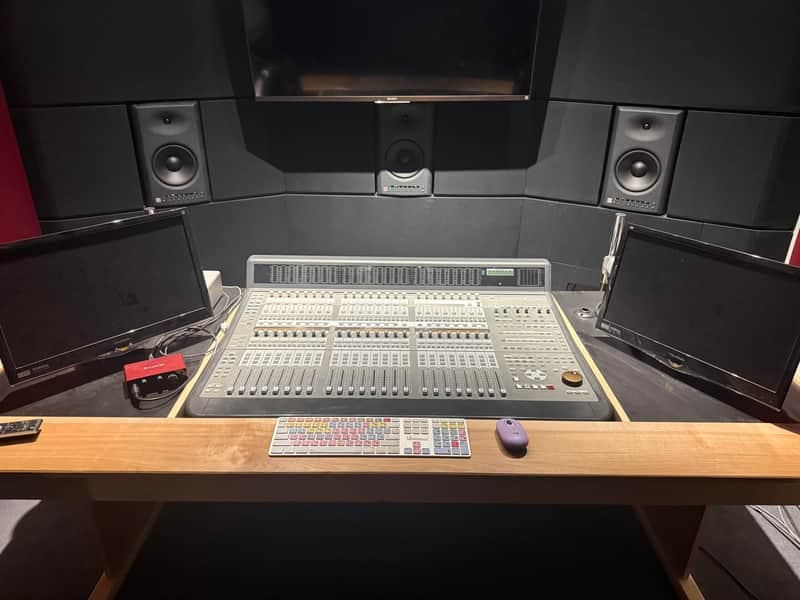 Avid C24 Pro Tools Control Surface 2010s - Gray