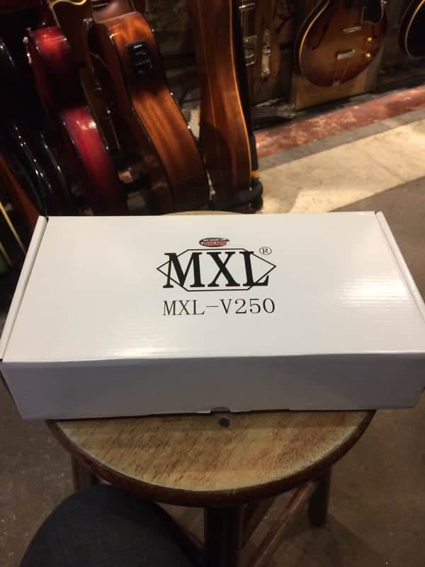 Mxl V250 microphone