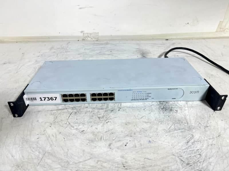 3Com Baseline Switch 3C16470 16 Port Switcher #17367 (One)THS