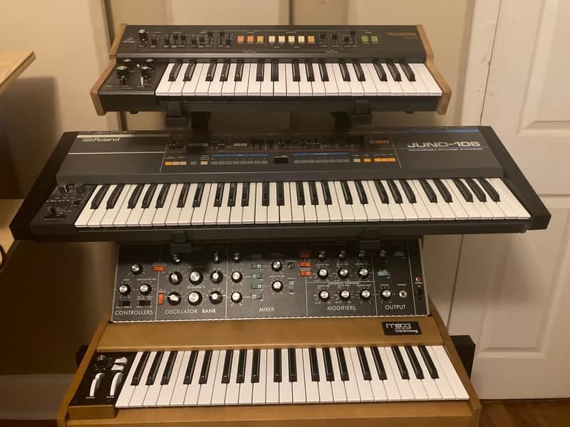 Roland Juno-106 61-Key Programmable Polyphonic Synthesizer