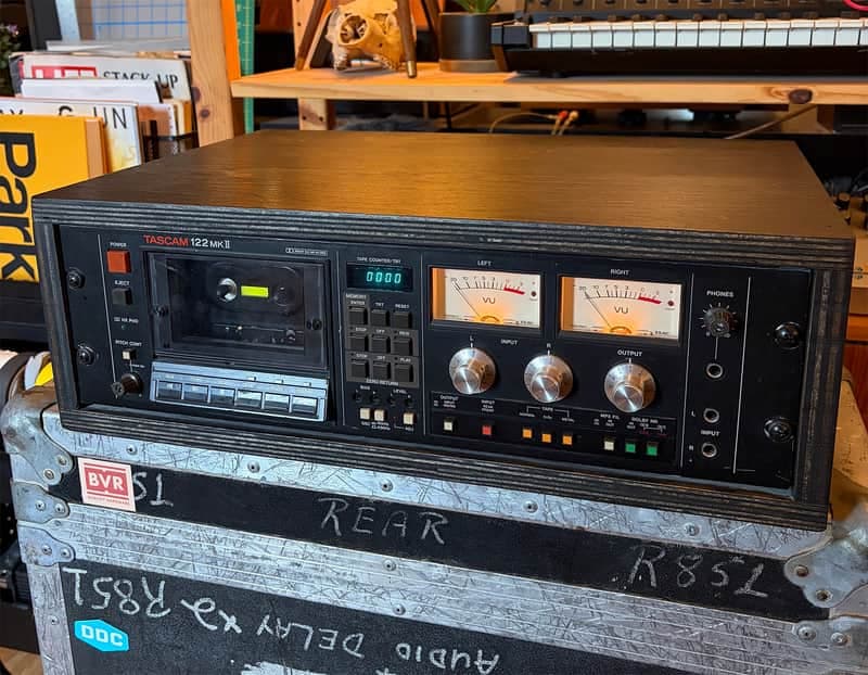 Tascam 122 MKII Cassette Tape Deck (POWERS ON NEEDS REPAIR)