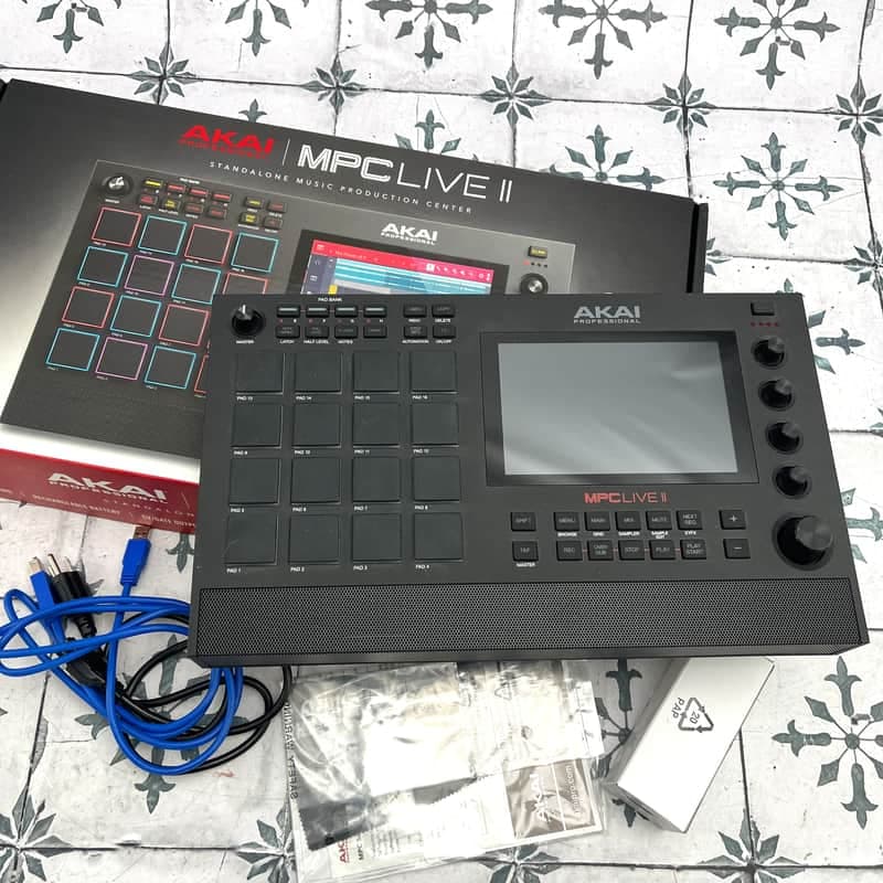 Akai MPC Live II Standalone Sampler / Sequencer
