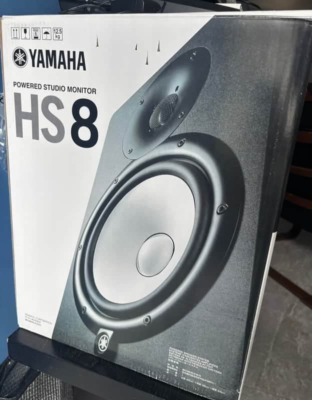 Yamaha HS8 8 inch Powered Studio Monitor - Black