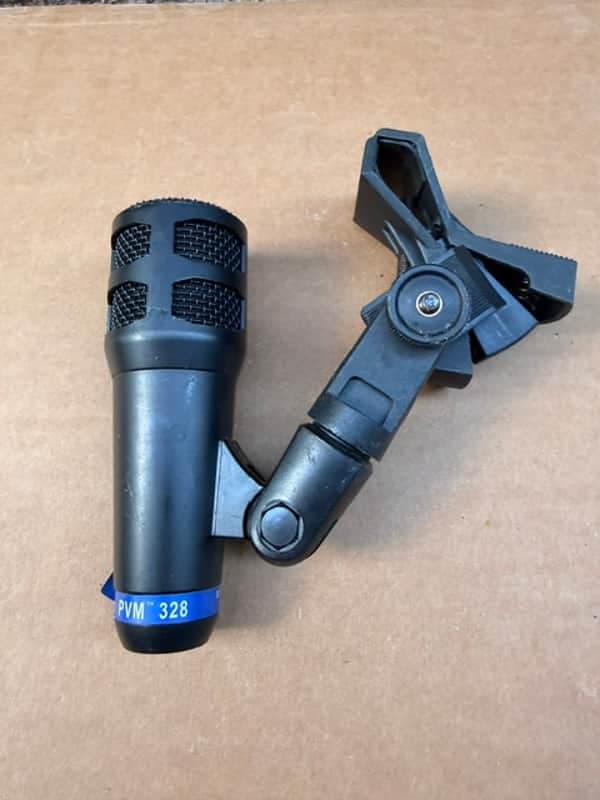 Peavey PVM 328 Dynamic Supercardioid Microphone