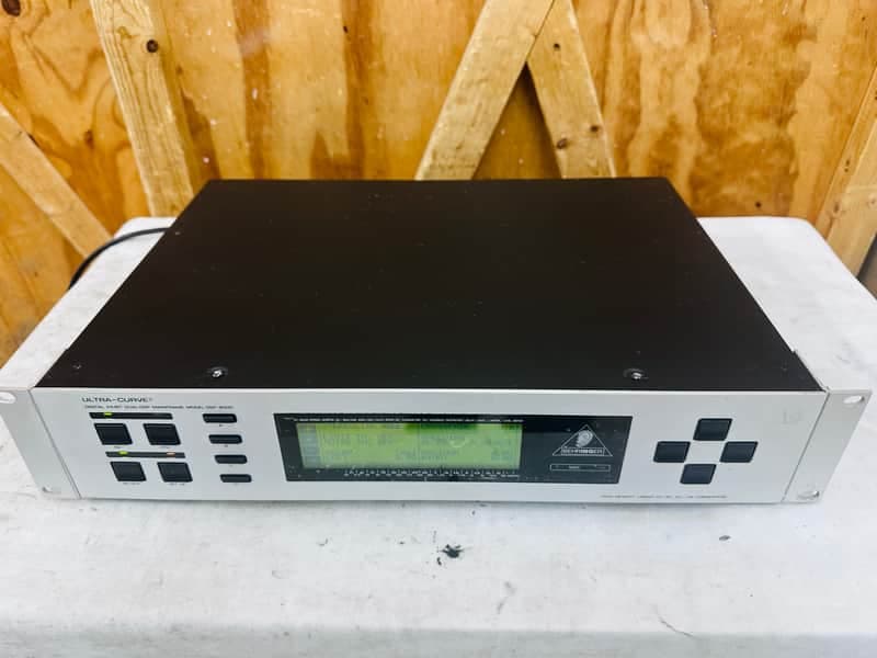 Behringer DSP 8000 Graphic Equalizer Ultra Curve Digital Processor - Working