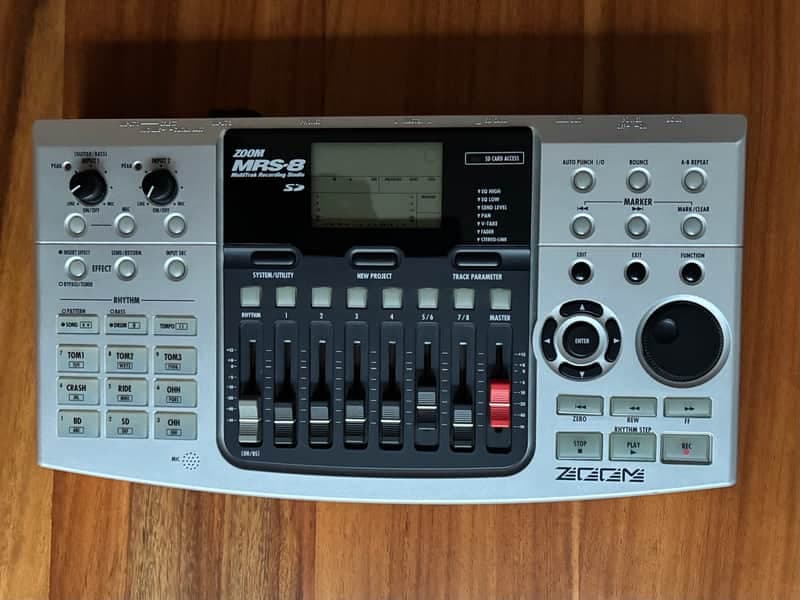 Zoom MRS-8