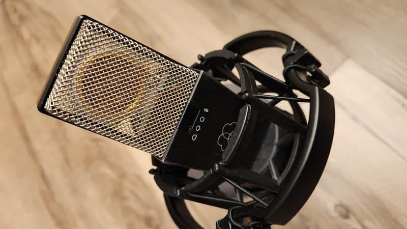 AKG C414 B ULS Large Diaphragm Multipattern Condenser Microphone
