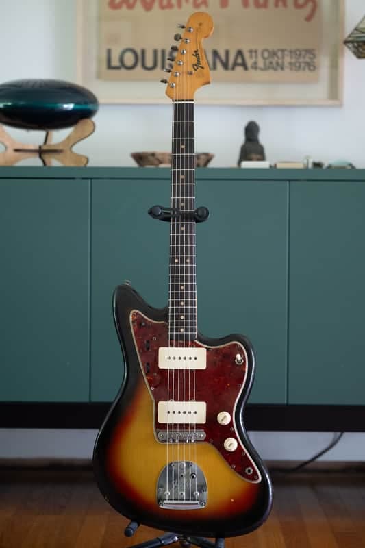 1964 Fender Jazzmaster - 3 Tone Sunburst